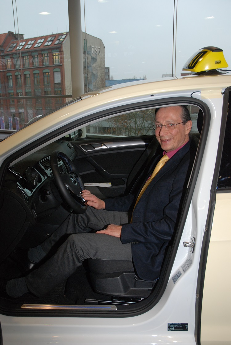 Berlins erste Elektro-Taxis sind zwei VW Golf