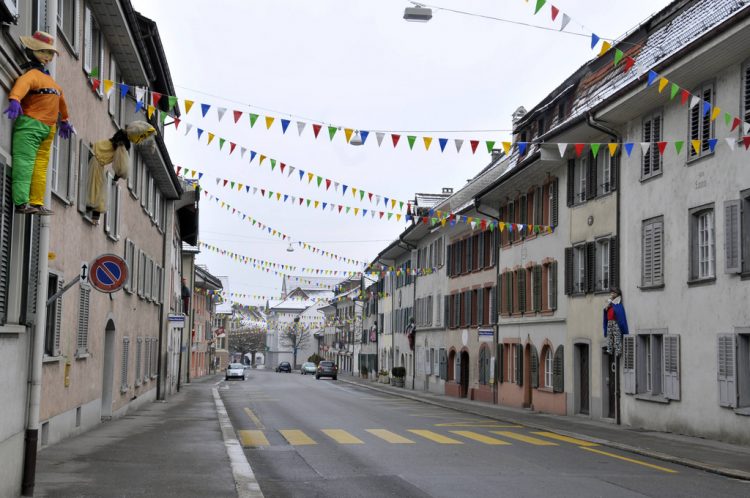 Deutsche Taxis fahren für ein Drittel günstiger zum Züricher Flughafen