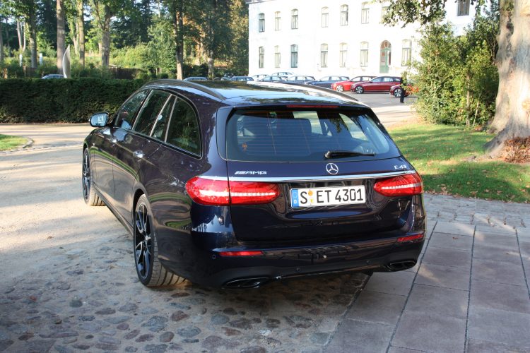 Verlässlich ist modern – Aktuelle Ausgabe der Taxi Times DACH zeigt die neue Taxi-Kampagne