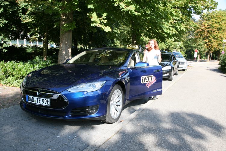 Verlässlich ist modern – Aktuelle Ausgabe der Taxi Times DACH zeigt die neue Taxi-Kampagne