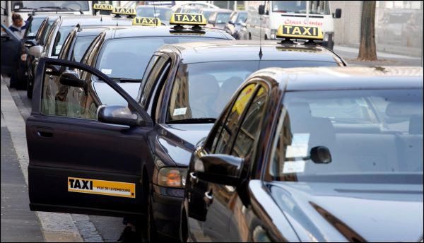 Luxembourg’s first zero-emissions taxi licences issued