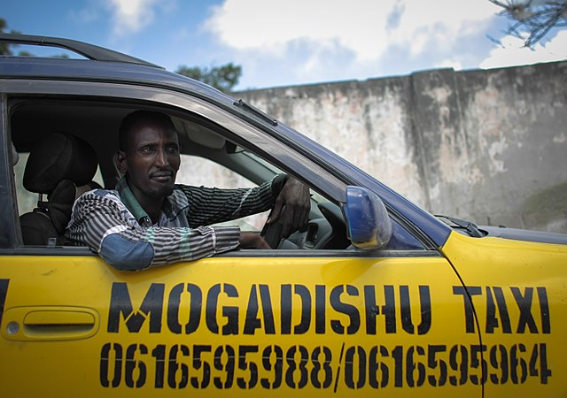 Taxifahrer in Mogadishu, 2013