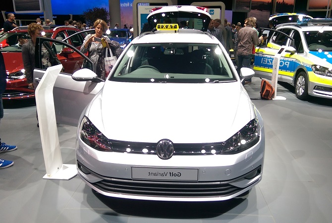 Golf Variant Taxi auf der IAA 2017 Foto: Taxi Times