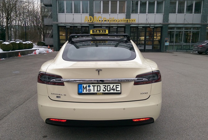 Tesla Model S Taxi Foto: Taxi-Times
