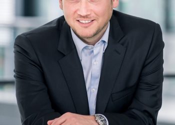 Parallel zur Aktionärsversammlung: Daimler gibt neuen Taxi-Ansprechpartner bekannt