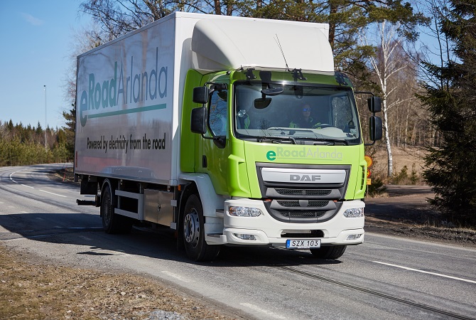 Jungfernfahrt auf der Electric Avenue Foto: eRoad Arlanda