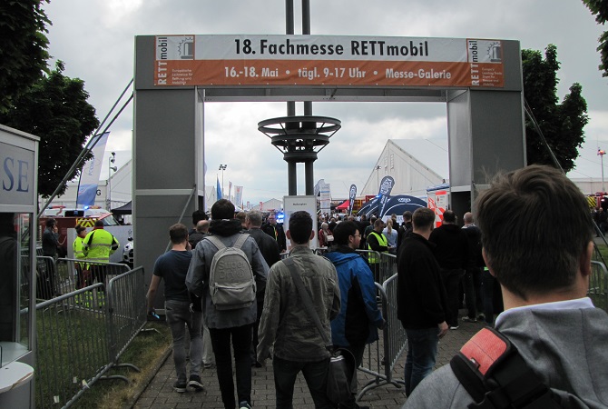 Eingang RETTmobil 2018