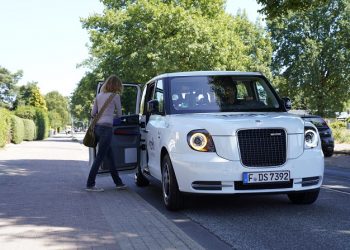 Pilotprojekt in Hamburg: Nun teilt auch noch die Deutsche Bahn