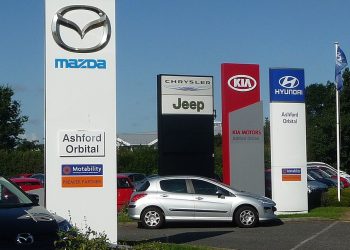 Auto autohaus verkauf foto Immanuel Giel CC BY 3-0 https://creativecommons.org/licenses/by/3.0/deed.en