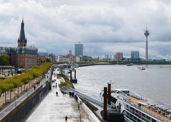 Düsseldorfer Spontan-Demo bringt Ärger mit der Polizei