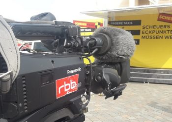 Tour-Ticker: Scheuerwehr durch 16 Bundesländer – Tag 1: Brandenburg – Staatssekretärin Jesse stellt sich