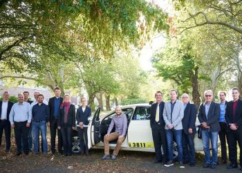 Forschungsprojekt LaneCharge: Die Hochschule Hannover erprobt induktives Laden am Taxistand