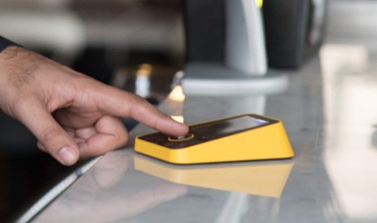 Adventstürchen Nr. 8 – Startgutschein für ein Taxi-Bestellgerät