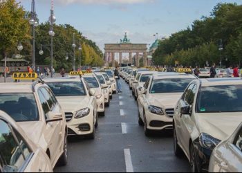 Federal taksi derneği protesto seferberliğine başladı