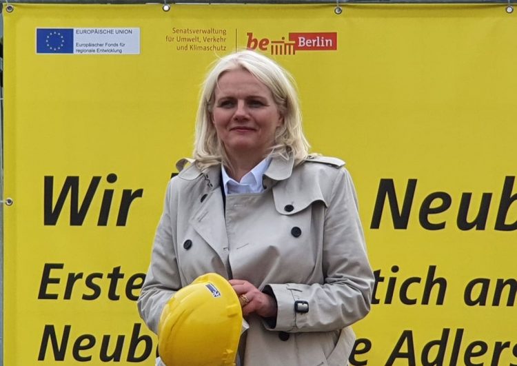 Lade- und Aufstellrecht am Flughafen: Berliner Taxiverbände kritisieren BER-Vereinbarung