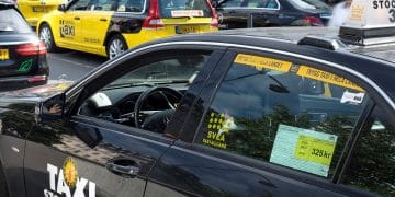 Schwedens ‘Schwarze Taxis’: beliebt bei Kunden, bekämpft von der Taxibranche