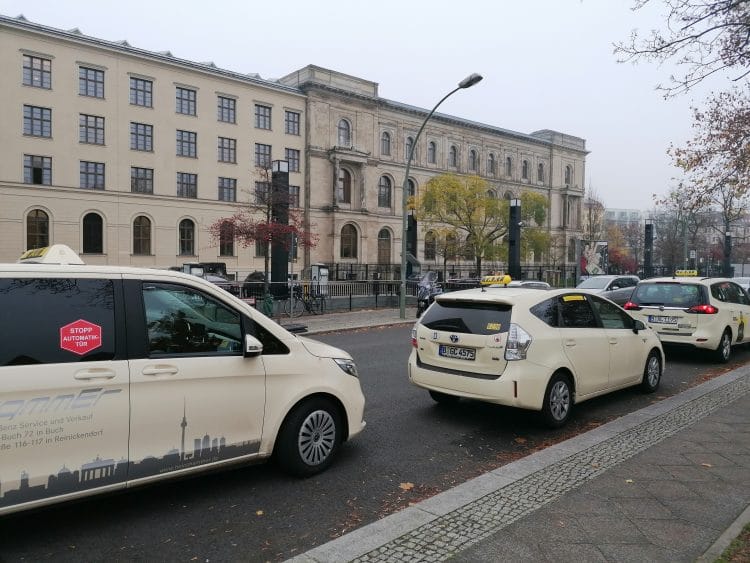 NO TAXIT! Brandbrief vom Taxigewerbe landet beim Wirtschaftsminister
