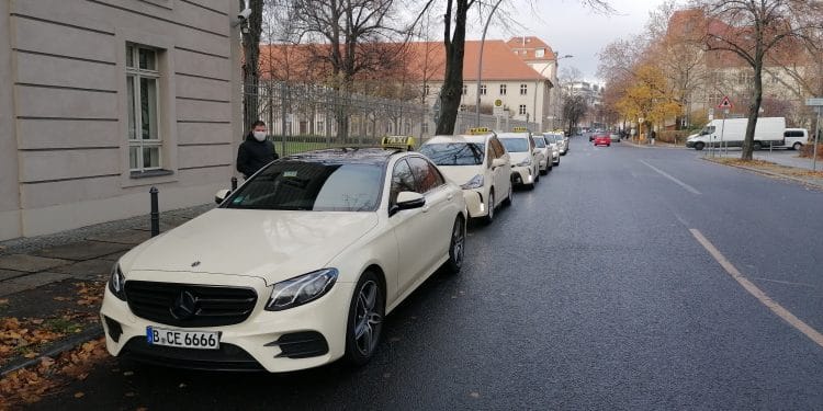 Novemberhilfen für Taxis: Berliner „5 vor 12 Protestaktion“ wächst