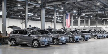 Uber gibt Entwicklung einer selbstfahrenden Flotte sowie eines Flugtaxis auf