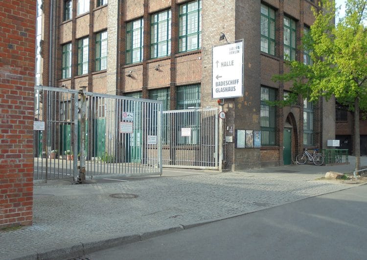 Wichtige Taxi-Adressen: Berlin bereitet sechs Impfzentren vor