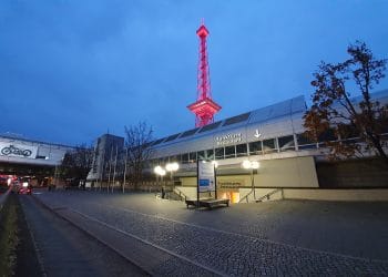 Wichtige Taxi-Adressen: Berlin bereitet sechs Impfzentren vor