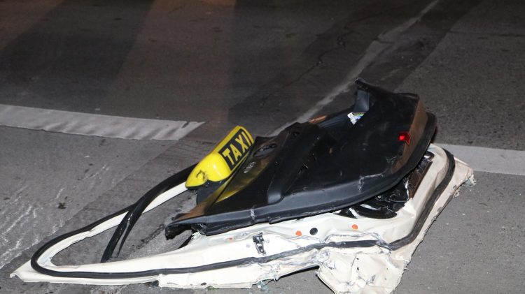 Straßenbahn vs Taxi Fotos Morris Pudwell