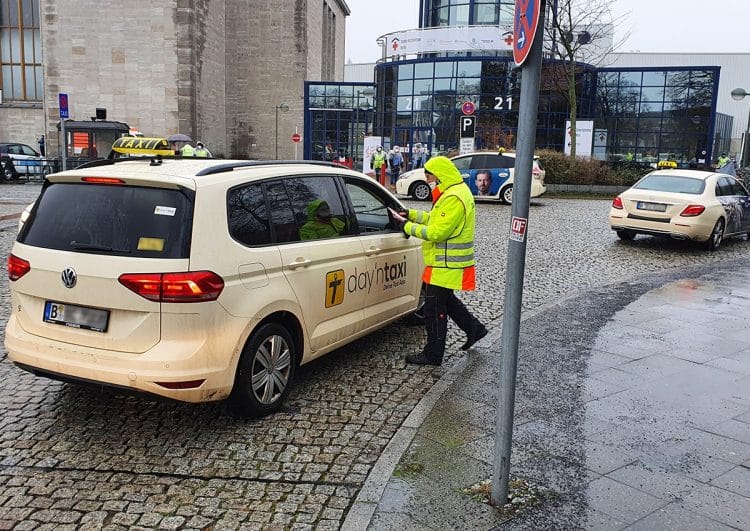 Alle zwei Minuten eine Impf-Taxifahrt