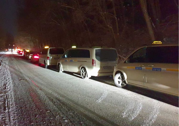 130 Taxis demonstrieren in München