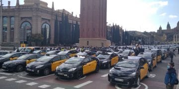 Uber-Rückkehr nach Barcelona führt postwendend zu Taxiprotesten