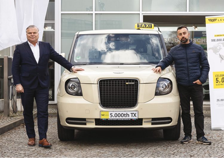 LEVC Jubiläumstaxi geht nach Berlin