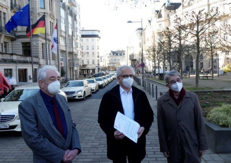 Hessen: 250 Taxis fuhren zur Staatskanzlei