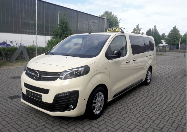 Elektrisches Großraumtaxi von Opel