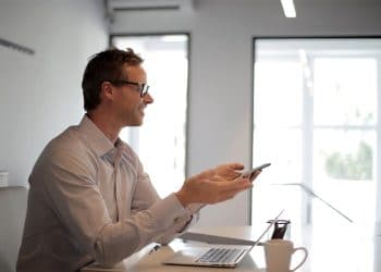 Anruf im Taxibüro: Uber am Telefon