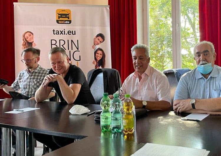 Klaus Lederer und Kristian Ronneburg zu Besuch in der Persiusstraße