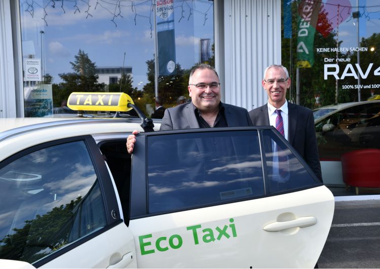 ADAC Nordbayern zertifiziert Nürnberger Taxiunternehmen