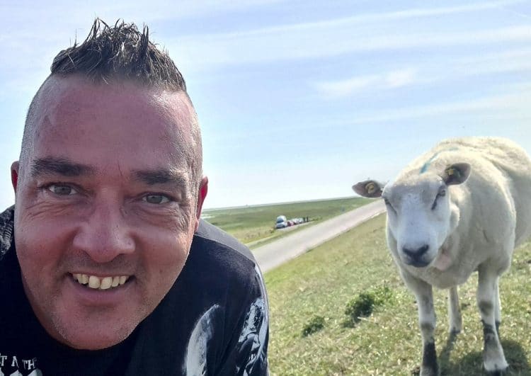 Hamburger Taxiunternehmer füllen die Bahnlücke