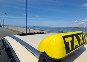 Hamburger Taxiunternehmer füllen die Bahnlücke