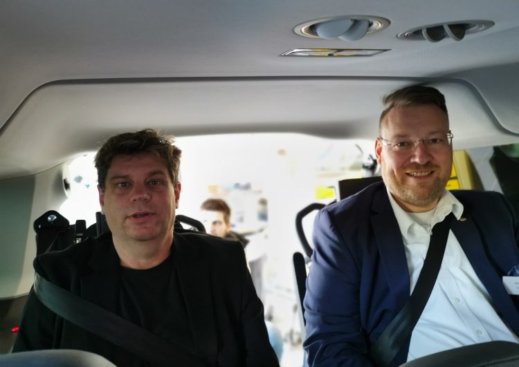 Inklusionstaxi aus Rollstuhlperspektive