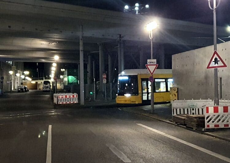 Nächtliche Unfälle: Wie stark stehen Mietwagenfahrer unter Druck?