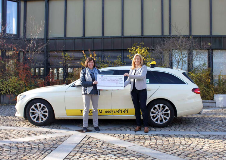 Taxi Tomaschko spendet für bedürftige Mitbürger im Landkreis Cham