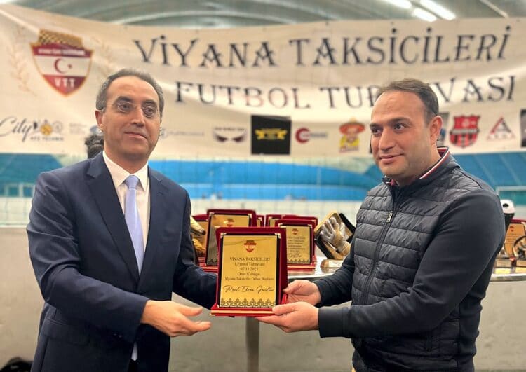 Erstes Fußballturnier der Wiener Taxilenker