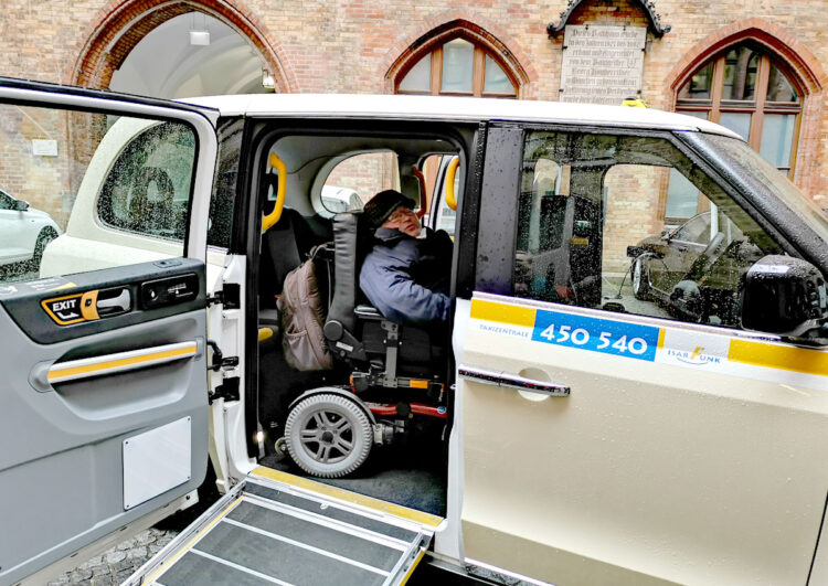 Oswald Utz im London Taxi