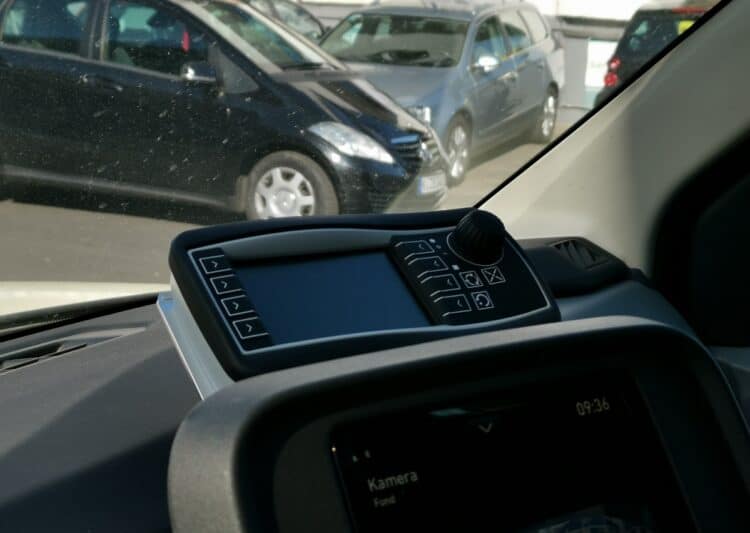 In Köln wird am Taxistand induktiv geladen