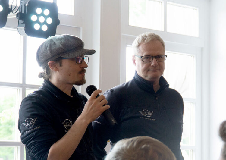 4 U Assekuranz feiert mit ihren Partnern und Kunden