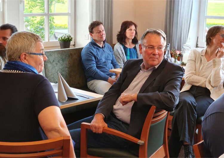 4 U Assekuranz feiert mit ihren Partnern und Kunden