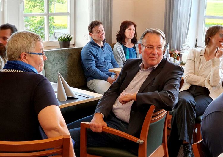 4 U Assekuranz feiert mit ihren Partnern und Kunden