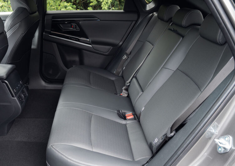 Nächstes Toyota E-Taxi bZ4X ist reservierbar