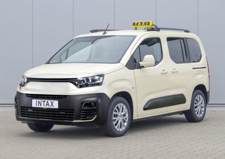 Das PSA E-Taxi ist jetzt auch als Fiat erhältlich