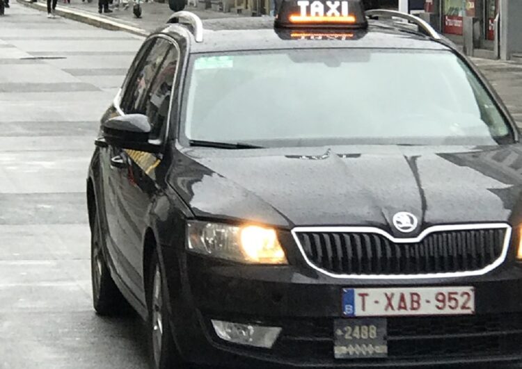 Uber will jetzt auch mit Brüsseler Taxis zusammenarbeiten