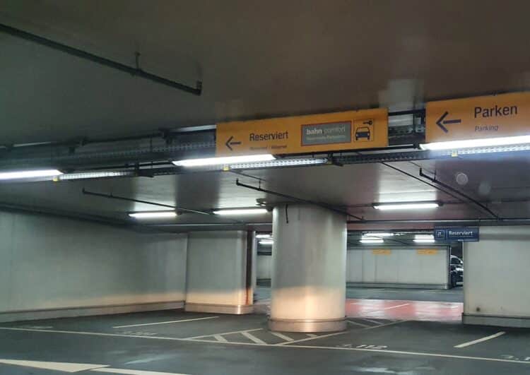 Taxi Berlin und Bw-Fuhrpark testen stressfreie Abholung am Hauptbahnhof